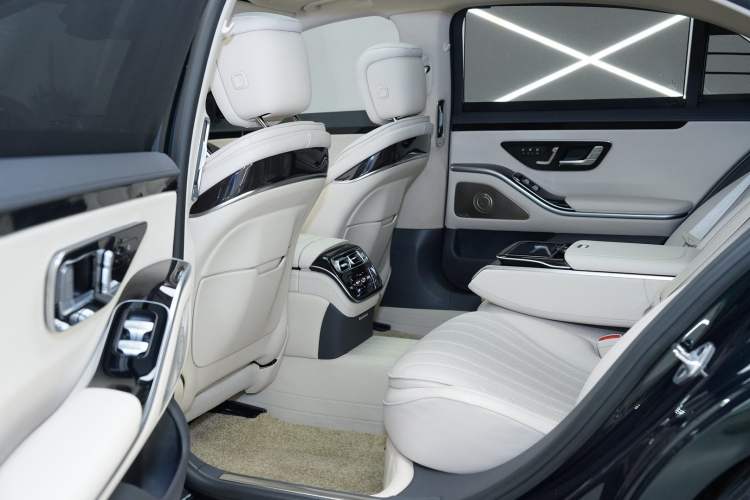 Used Mercedes-Benz S-Class 2022 Revised S 400 L Luxury Edition Interior 6