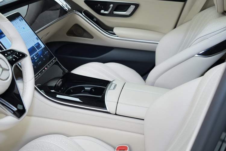 Used Mercedes-Benz S-Class 2022 Revised S 400 L Luxury Edition Interior 8