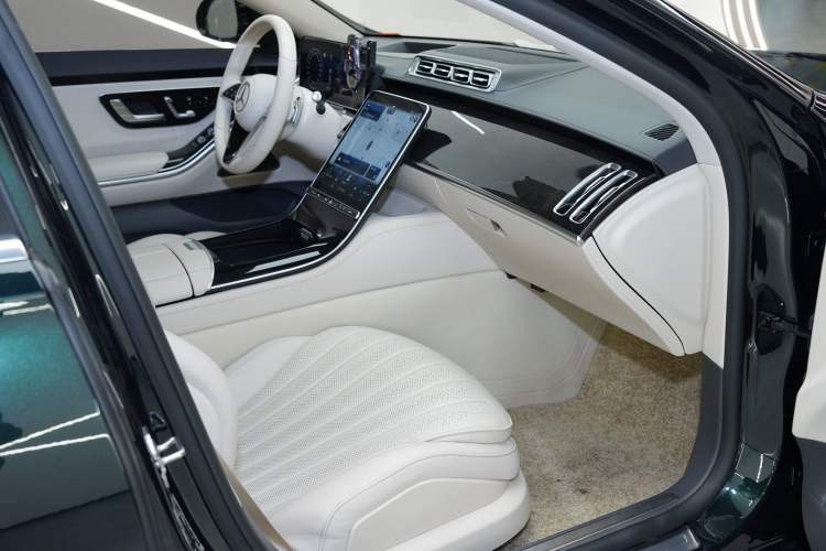 Used Mercedes-Benz S-Class 2022 Revised S 400 L Luxury Edition Interior 9