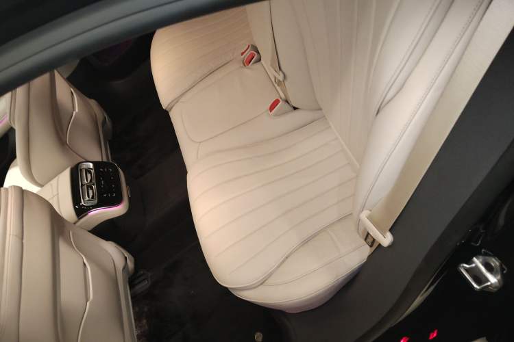 Used Mercedes-Benz S-Class 2022 Revised S 400 L Business Version Left Rear Seat