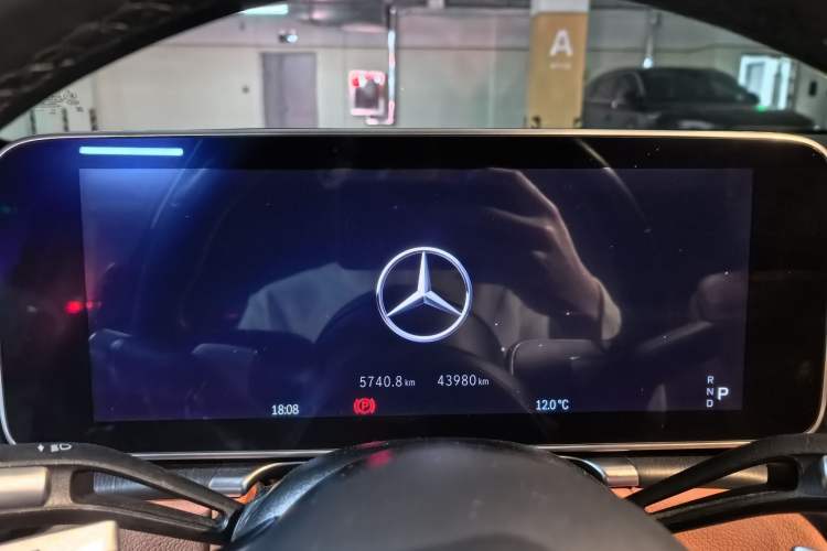 Used Mercedes-Benz S-Class 2022 Revised S 400 L Business Version Odometer Close Up