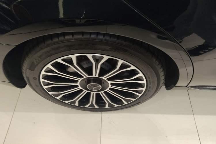 Used Mercedes-Benz S-Class 2022 Revised S 400 L Business Version Right Rear Wheel Hub