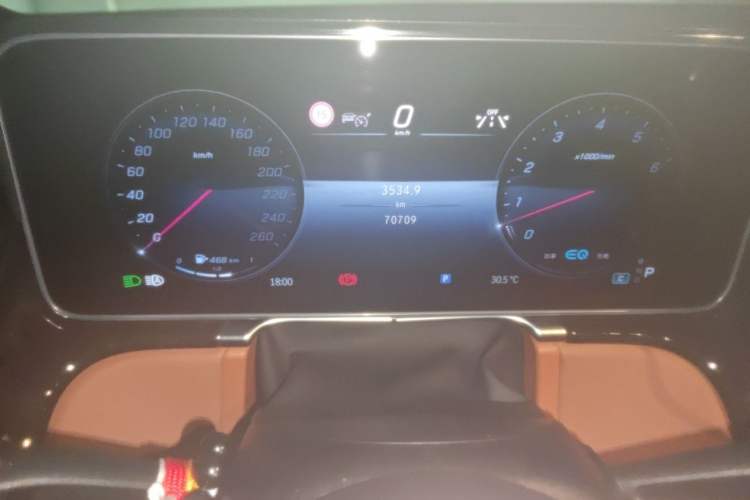 Used Mercedes-Benz S-Class 2022 Revised S 400 L Luxury Edition Odometer Close Up