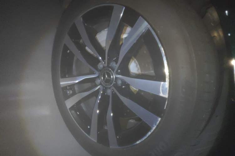 Used Mercedes-Benz S-Class 2022 Revised S 400 L Luxury Edition Right Front Wheel Hub