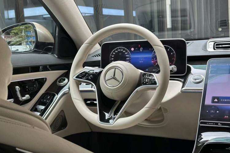 Used Mercedes-Benz S-Class 2022 Revised S 400 L Luxury Edition Interior 1