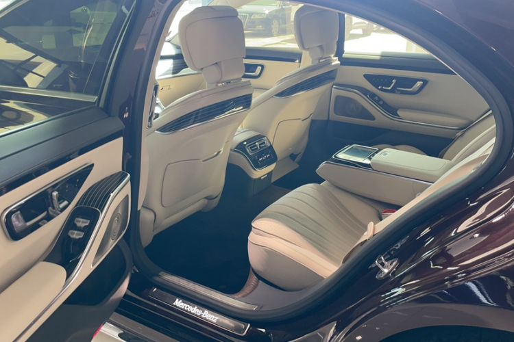 Used Mercedes-Benz S-Class 2022 S 450 L 4MATIC Interior 2