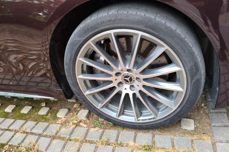 Used Mercedes-Benz S-Class 2022 Refresh S 450 L 4MATIC Right Front Wheel Hub