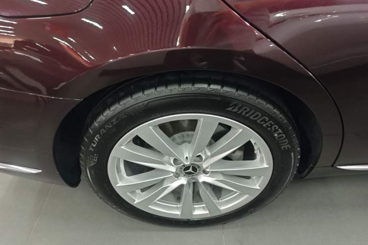 Used Mercedes-Benz S-Class 2022 Revised S 400 L Business Version Right Rear Wheel Hub