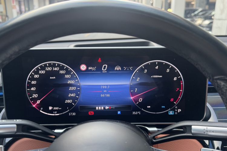 Used Mercedes-Benz S-Class 2022 S 450 L 4MATIC Odometer Close Up