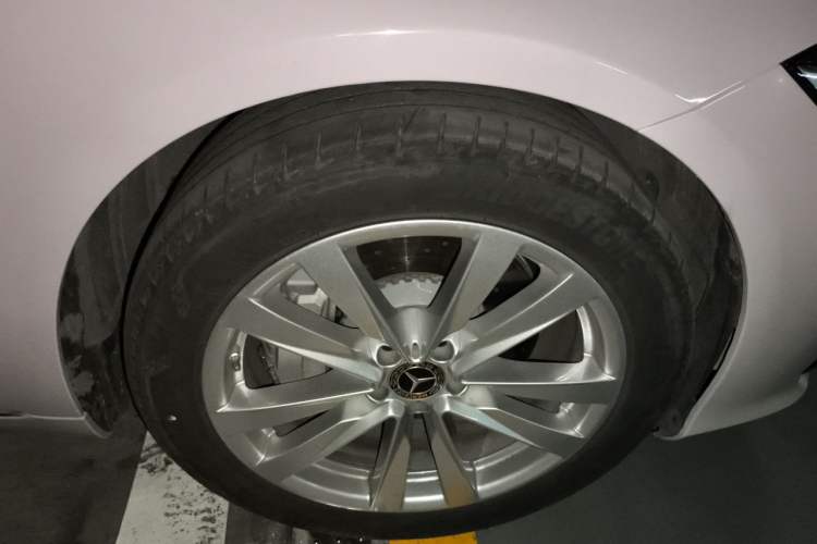 Used Mercedes-Benz S-Class 2022 Revised S 400 L Business Version Right Front Wheel Hub