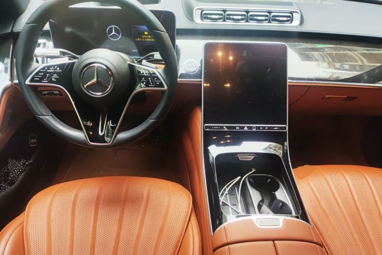 Used Mercedes-Benz S-Class 2023 Updated S 400 L Luxury Edition Center Console