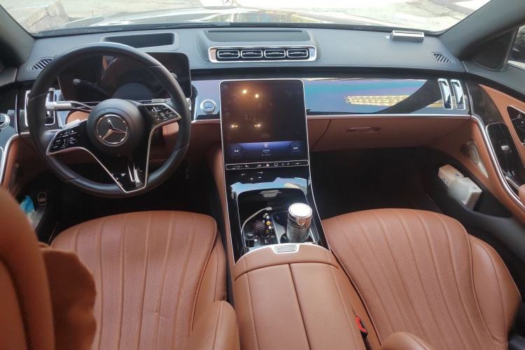 Used Mercedes-Benz S-Class 2023 Updated S 400 L Luxury Edition Center Console