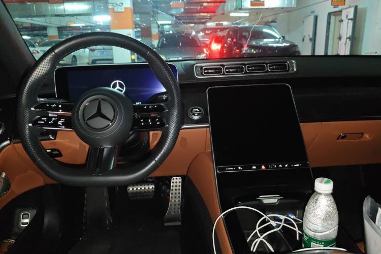 Used Mercedes-Benz S-Class 2023 S 450 L 4MATIC Center Console