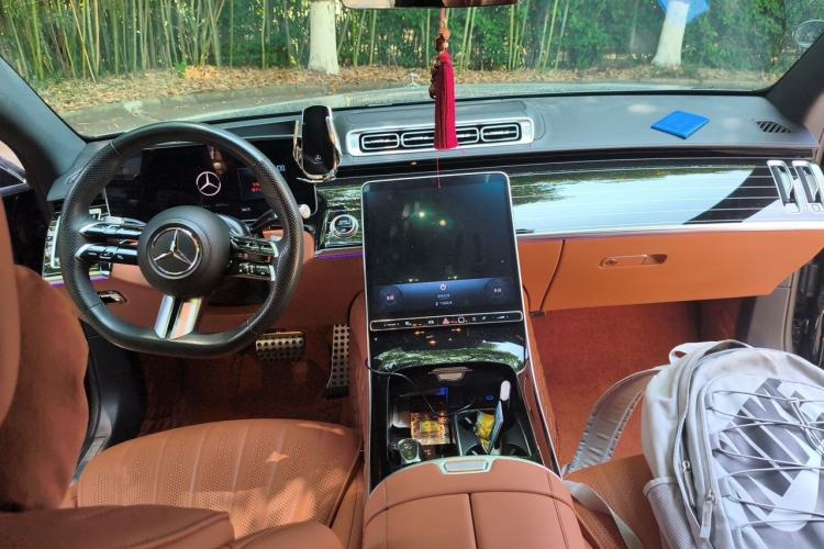 Used Mercedes-Benz S-Class 2023 S 450 L 4MATIC Center Console