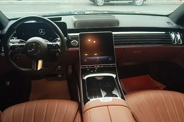 Used Mercedes-Benz S-Class 2023 S 450 L 4MATIC Center Console