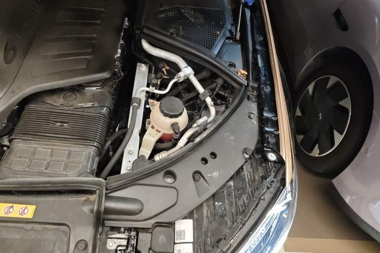 Used Mercedes-Benz S-Class 2023 S 400 L Business Model Engine Bay Left