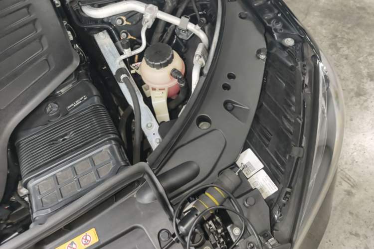 Used Mercedes-Benz S-Class 2023 S 450 L 4MATIC Engine Bay Left