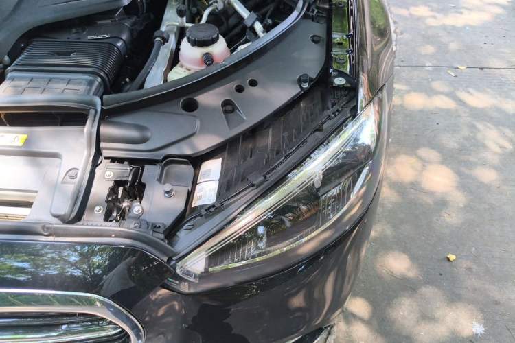 Used Mercedes-Benz S-Class 2023 S 450 L 4MATIC Engine Bay Left