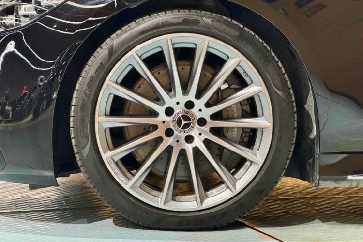Used Mercedes-Benz S-Class 2023 Restyled S 450 L 4MATIC Exterior 2
