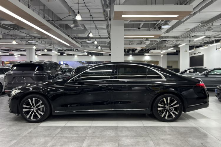 Used Mercedes-Benz S-Class 2023 Updated S 400 L Luxury Edition Exterior 3