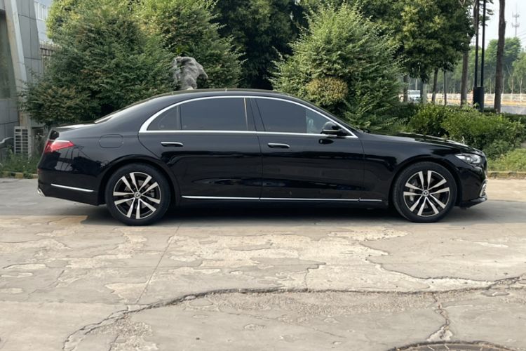 Used Mercedes-Benz S-Class 2023 Updated S 400 L Luxury Edition Exterior 3