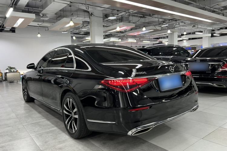 Used Mercedes-Benz S-Class 2023 Updated S 400 L Luxury Edition Exterior 4