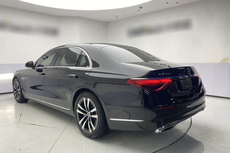 Used Mercedes-Benz S-Class 2023 S 400 L Luxury Model Exterior 4