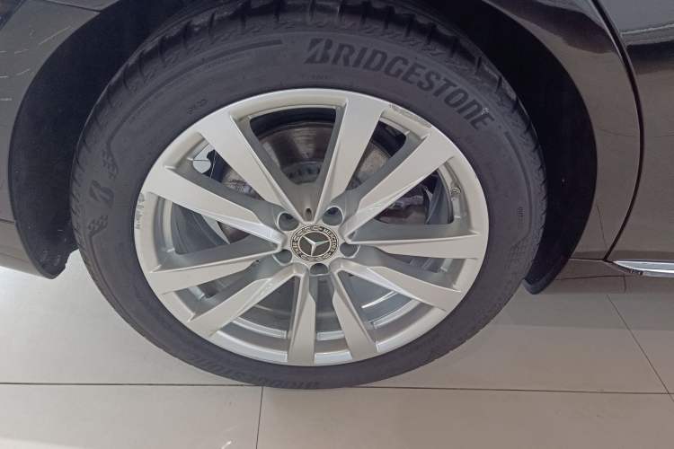 Used Mercedes-Benz S-Class 2023 Updated S 400 L Business Version Exterior 8