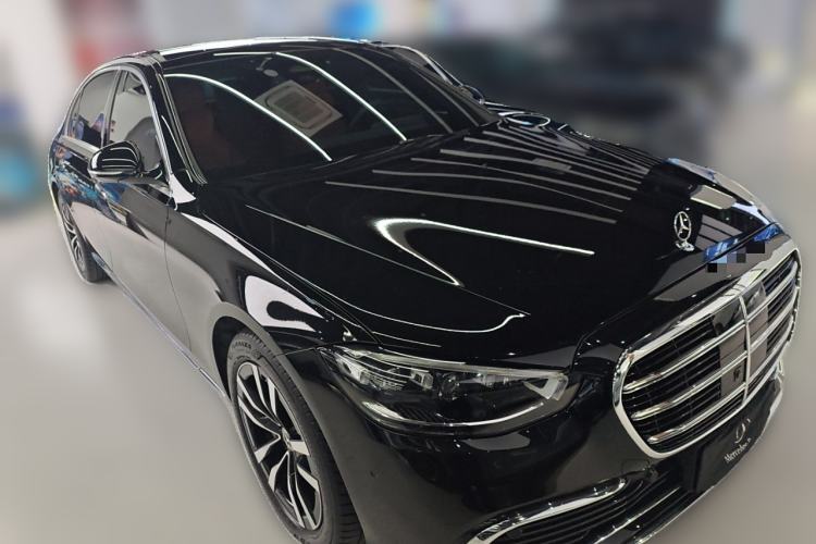 Used Mercedes-Benz S-Class 2023 Updated S 400 L Luxury Edition Front Right 45 Deg