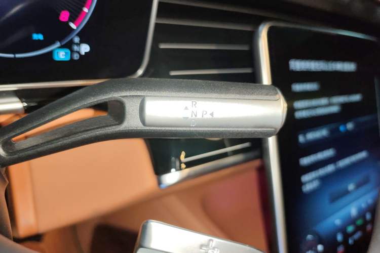 Used Mercedes-Benz S-Class 2023 Updated S 400 L Luxury Edition Gear Lever