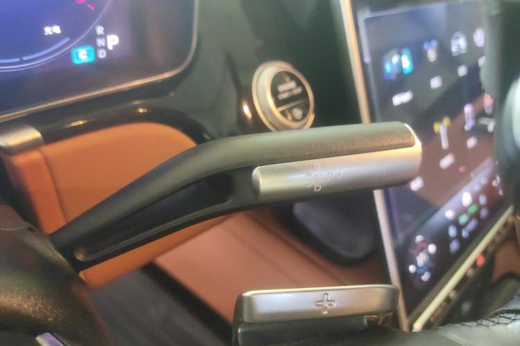 Used Mercedes-Benz S-Class 2023 Updated S 400 L Luxury Edition Gear Lever