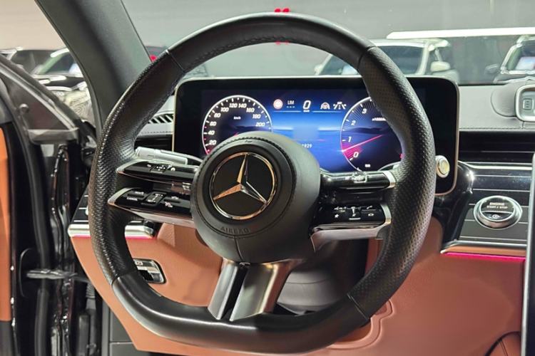 Used Mercedes-Benz S-Class 2023 S 450 L 4MATIC Interior 1