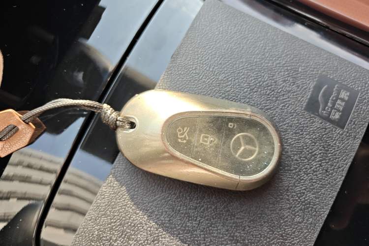 Used Mercedes-Benz S-Class 2023 S 450 L 4MATIC Interior 1