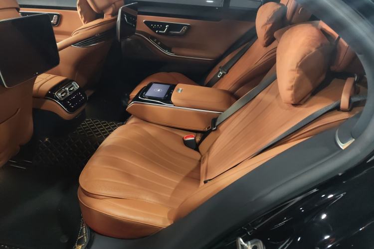 Used Mercedes-Benz S-Class 2023 Restyled S 450 L 4MATIC Interior 1