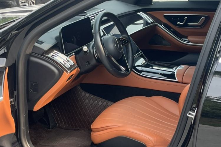 Used Mercedes-Benz S-Class 2023 Updated S 400 L Luxury Edition Interior 1