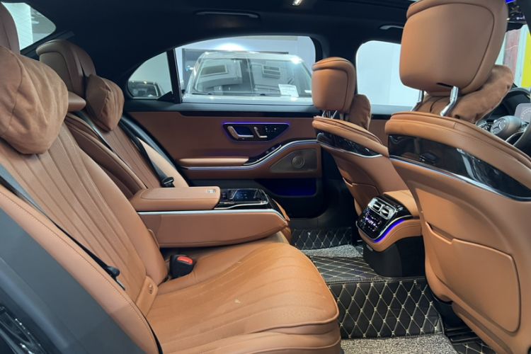 Used Mercedes-Benz S-Class 2023 Updated S 400 L Luxury Edition Interior 10