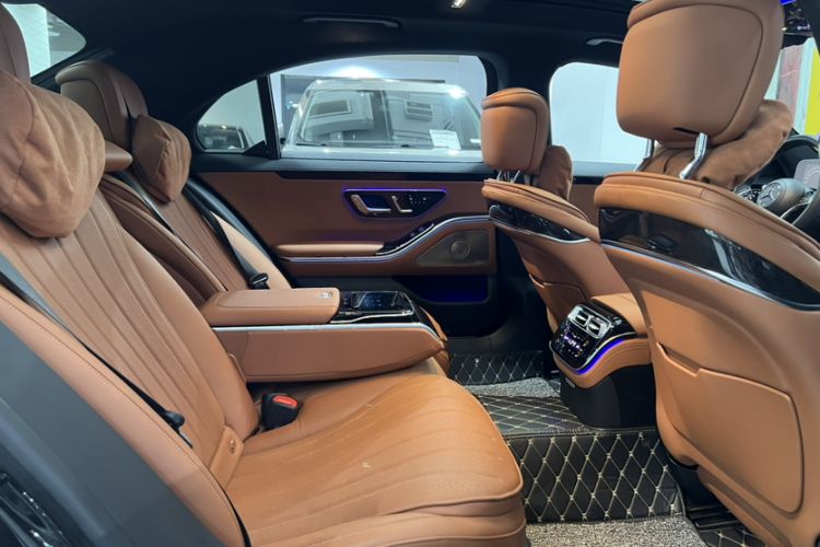 Used Mercedes-Benz S-Class 2023 Updated S 400 L Luxury Edition Interior 11