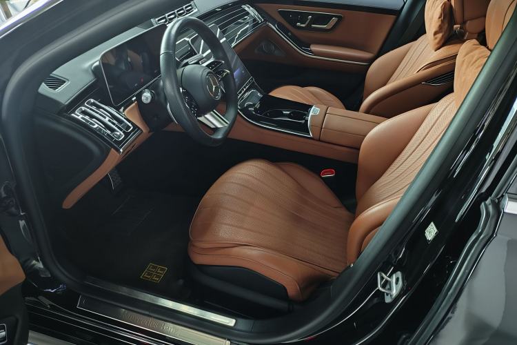 Used Mercedes-Benz S-Class 2023 S 450 L 4MATIC Interior 2