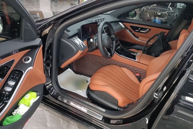 Used Mercedes-Benz S-Class 2023 Updated S 400 L Business Version Interior 3