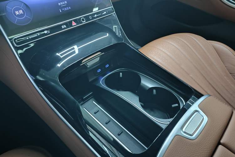 Used Mercedes-Benz S-Class 2023 S 450 L 4MATIC Interior 4