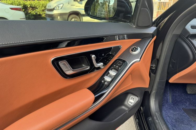 Used Mercedes-Benz S-Class 2023 Updated S 400 L Business Version Interior 4