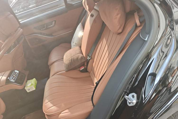 Used Mercedes-Benz S-Class 2023 S 450 L 4MATIC Interior 4