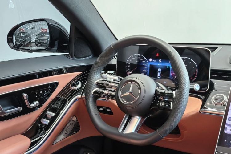 Used Mercedes-Benz S-Class 2023 Restyled S 450 L 4MATIC Interior 5