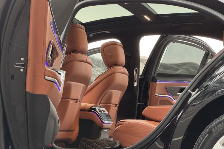 Used Mercedes-Benz S-Class 2023 Updated S 400 L Business Version Interior 5