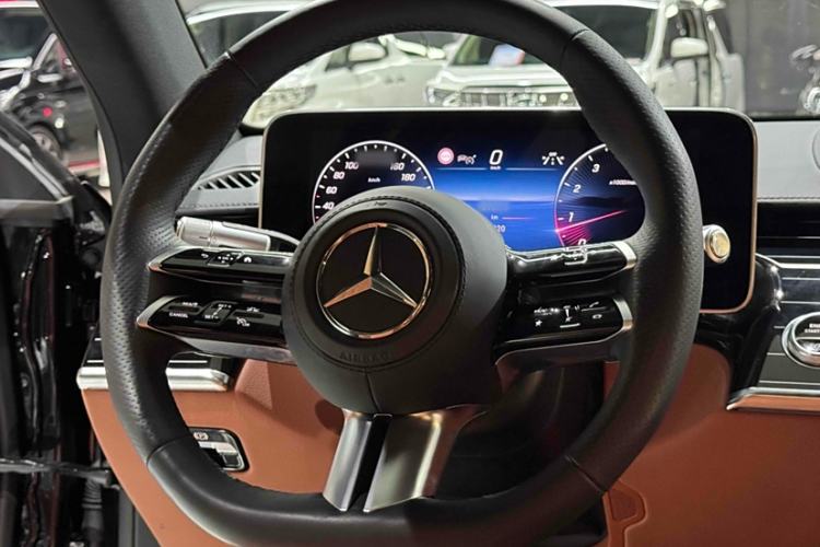 Used Mercedes-Benz S-Class 2023 Restyled S 450 L 4MATIC Interior 5