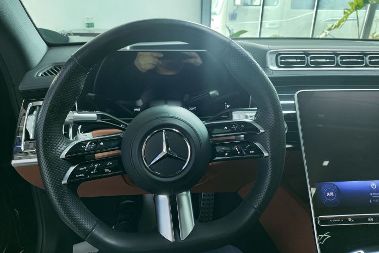Used Mercedes-Benz S-Class 2023 S 450 L 4MATIC Interior 6
