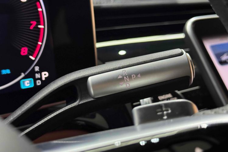 Used Mercedes-Benz S-Class 2023 S 450 L 4MATIC Interior 6
