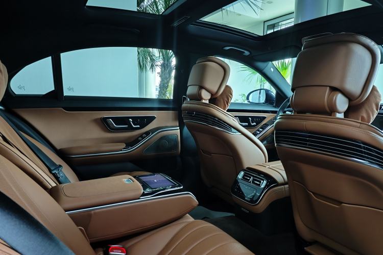 Used Mercedes-Benz S-Class 2023 S 450 L 4MATIC Interior 7