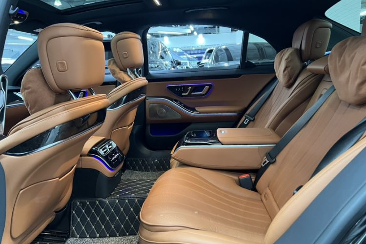 Used Mercedes-Benz S-Class 2023 Updated S 400 L Luxury Edition Interior 8