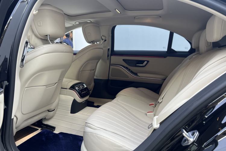Used Mercedes-Benz S-Class 2023 S 400 L Business Model Interior 9